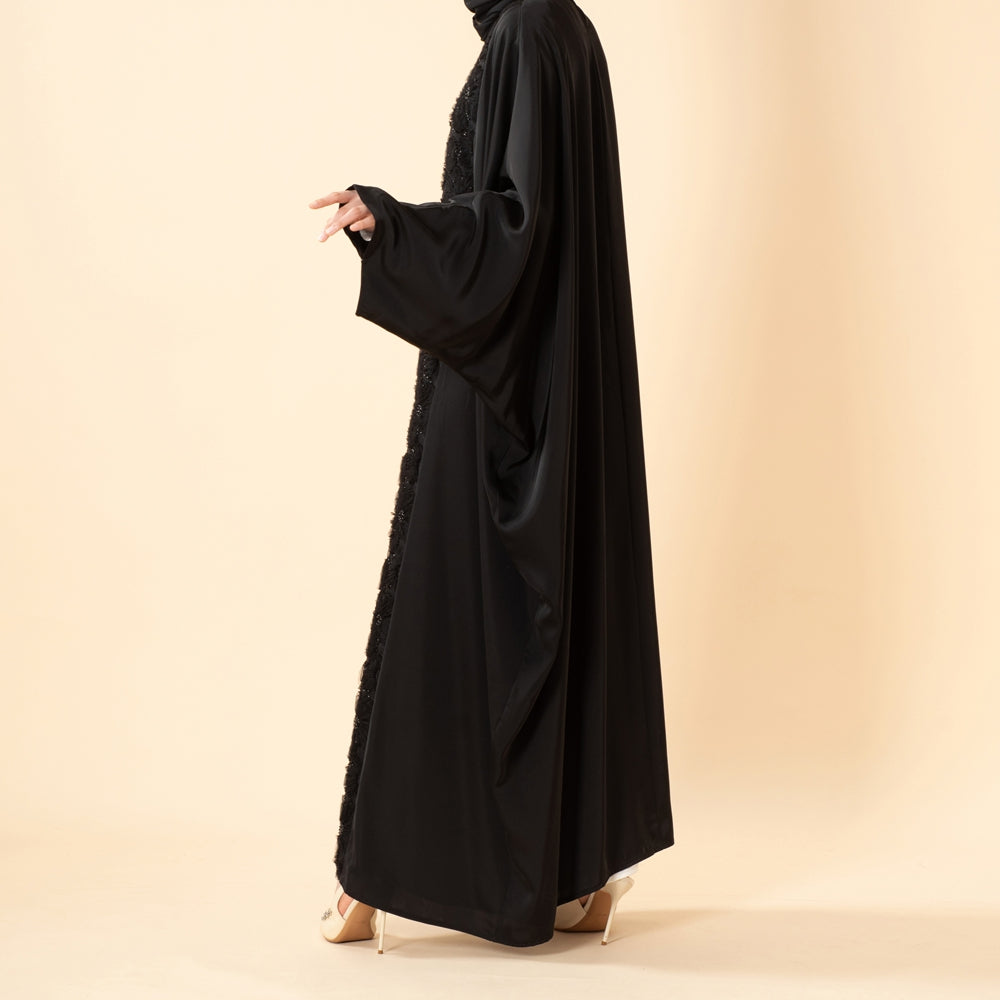 Luxus-Abaya mit 3D-Bandstickerei und Fledermausärmeln mit verstellbarem Taillengürtel (MA431)