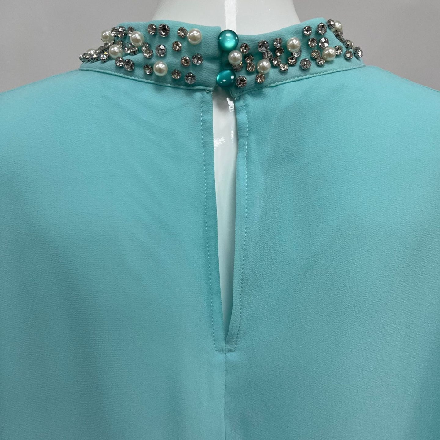 Robe Abaya Maxi à Col Montant et Manches Batwing Ornée de Perles et Cristaux (MA468)