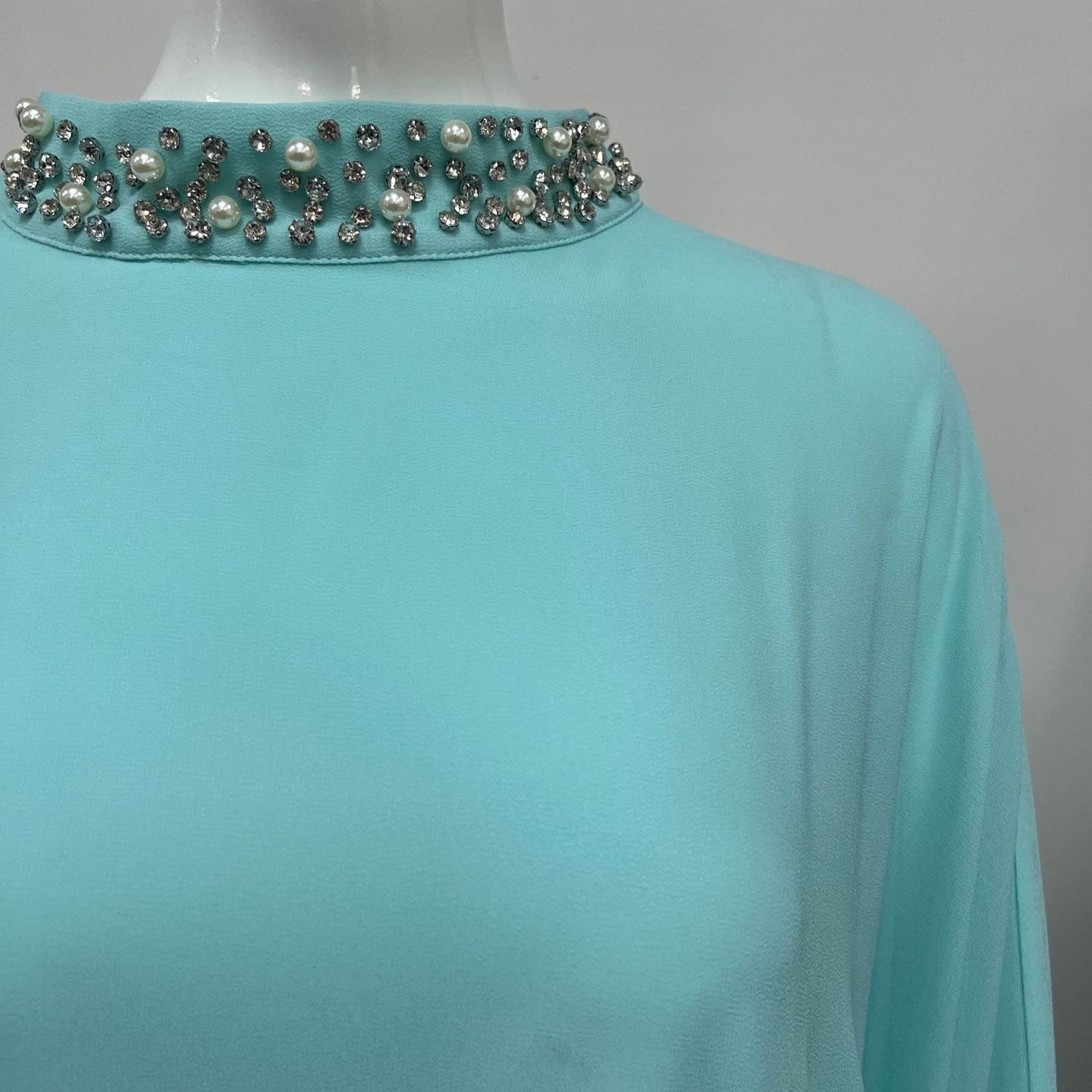 Robe Abaya Maxi à Col Montant et Manches Batwing Ornée de Perles et Cristaux (MA468)