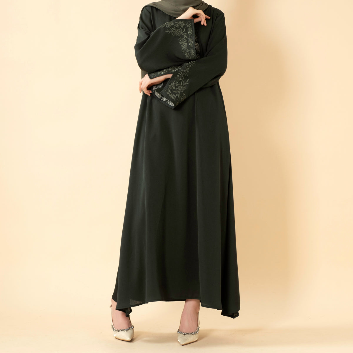 Floral Embroidered Cuff Abaya | Umbrella-Cut Zoom Maxi Dress(MA342)