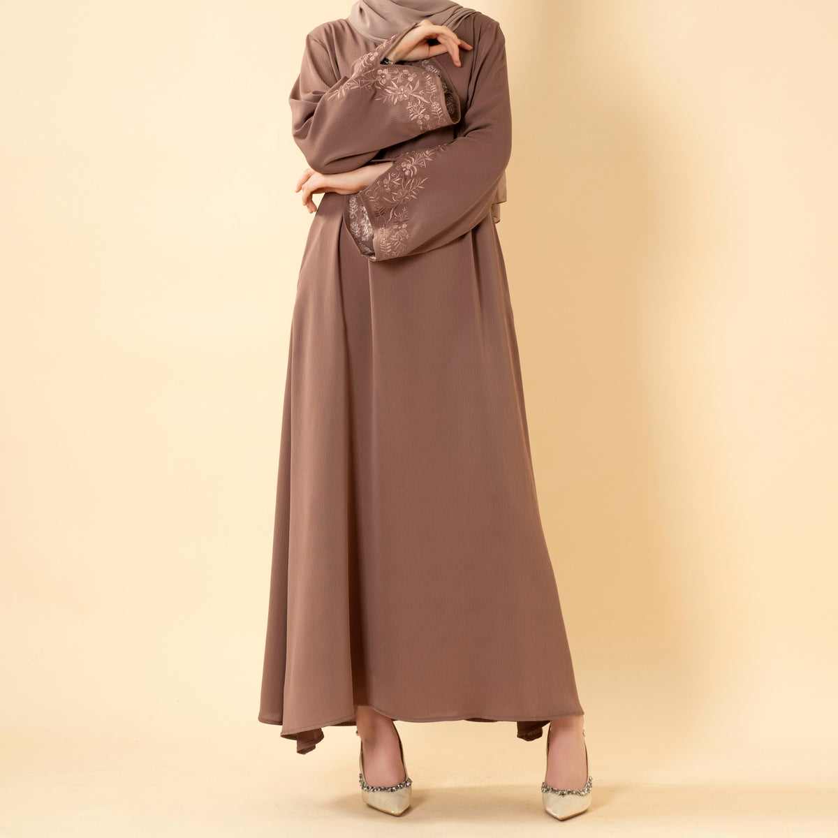 Floral Embroidered Cuff Abaya | Umbrella-Cut Zoom Maxi Dress(MA342)