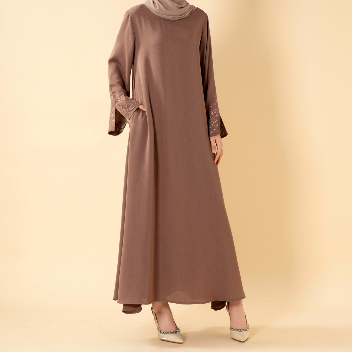 Floral Embroidered Cuff Abaya | Umbrella-Cut Zoom Maxi Dress(MA342)