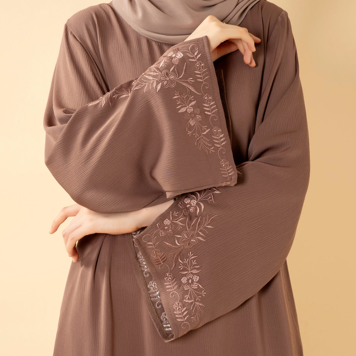 Floral Embroidered Cuff Abaya | Umbrella-Cut Zoom Maxi Dress(MA342)