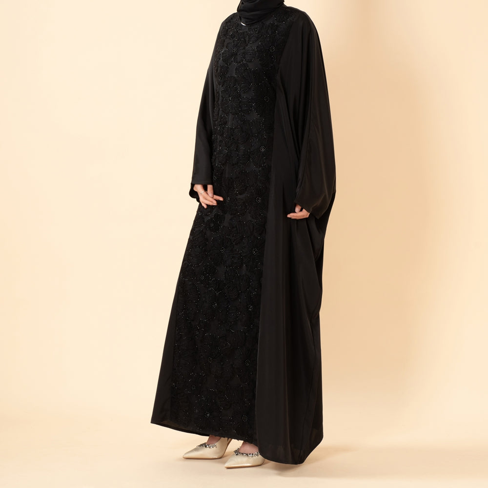 Luxus-Abaya mit 3D-Bandstickerei und Fledermausärmeln mit verstellbarem Taillengürtel (MA431)