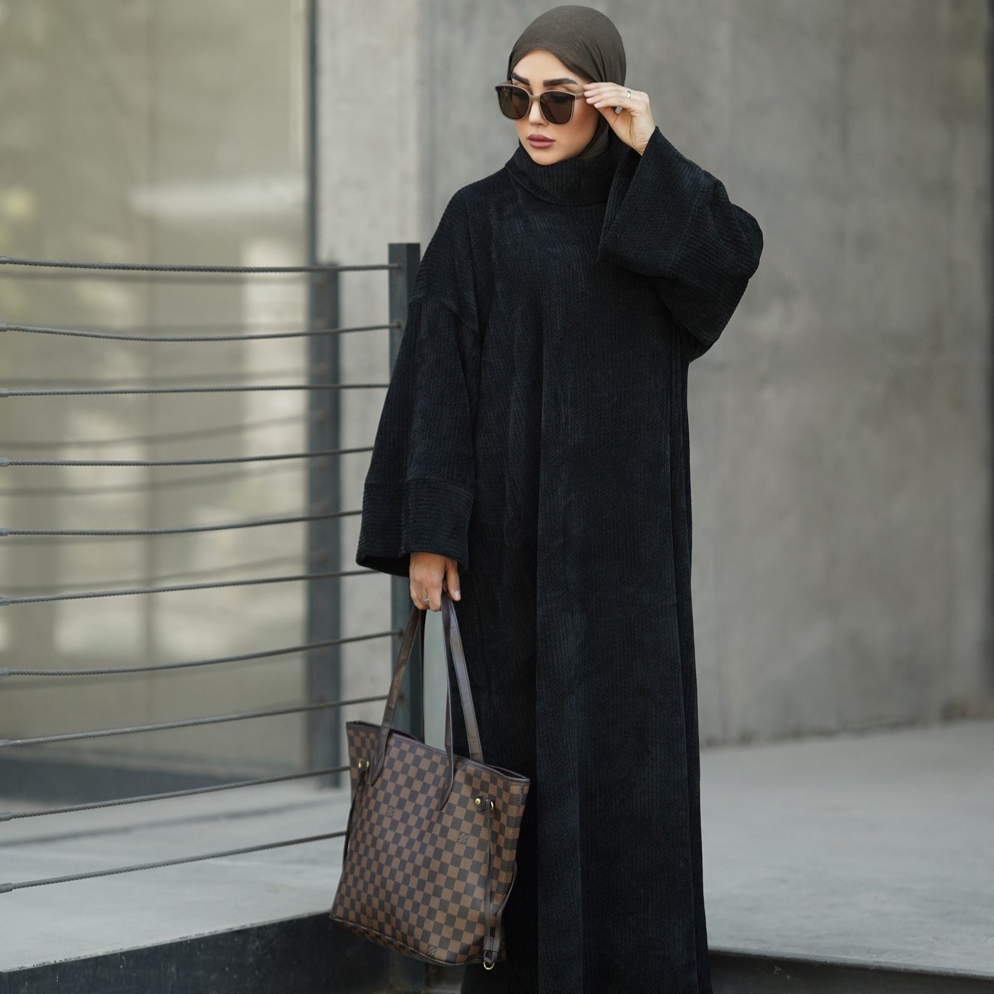 Relaxed Turtleneck Abaya with Pockets 