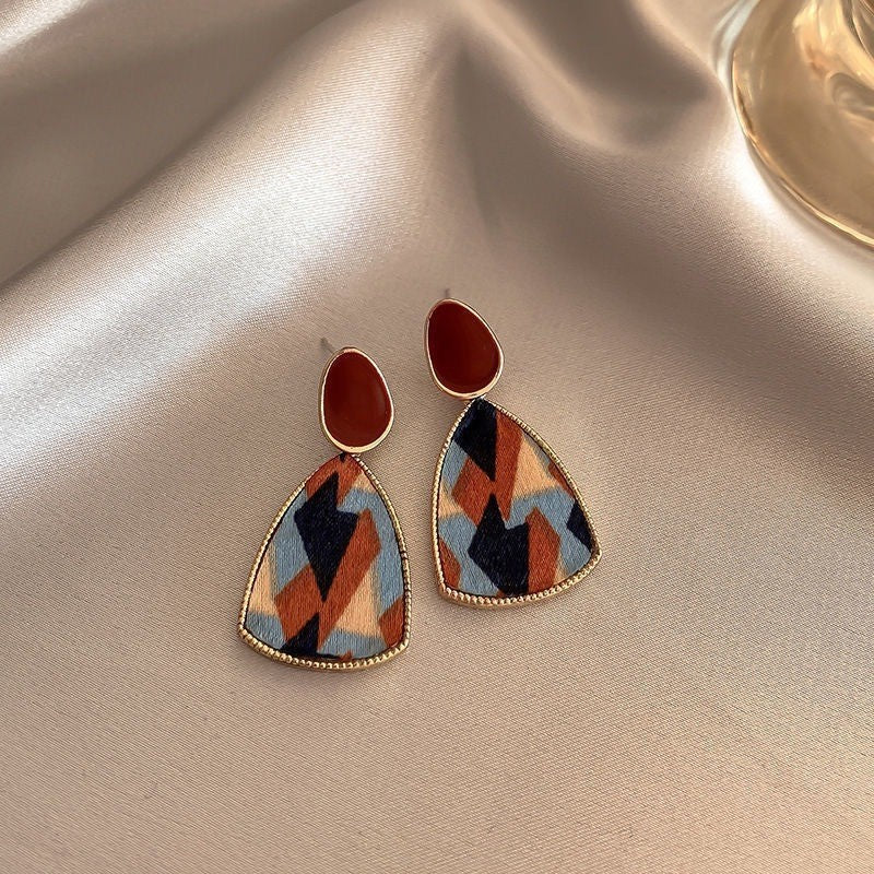 Vintage Wine Red Pearl Stud Earrings（MAC466）