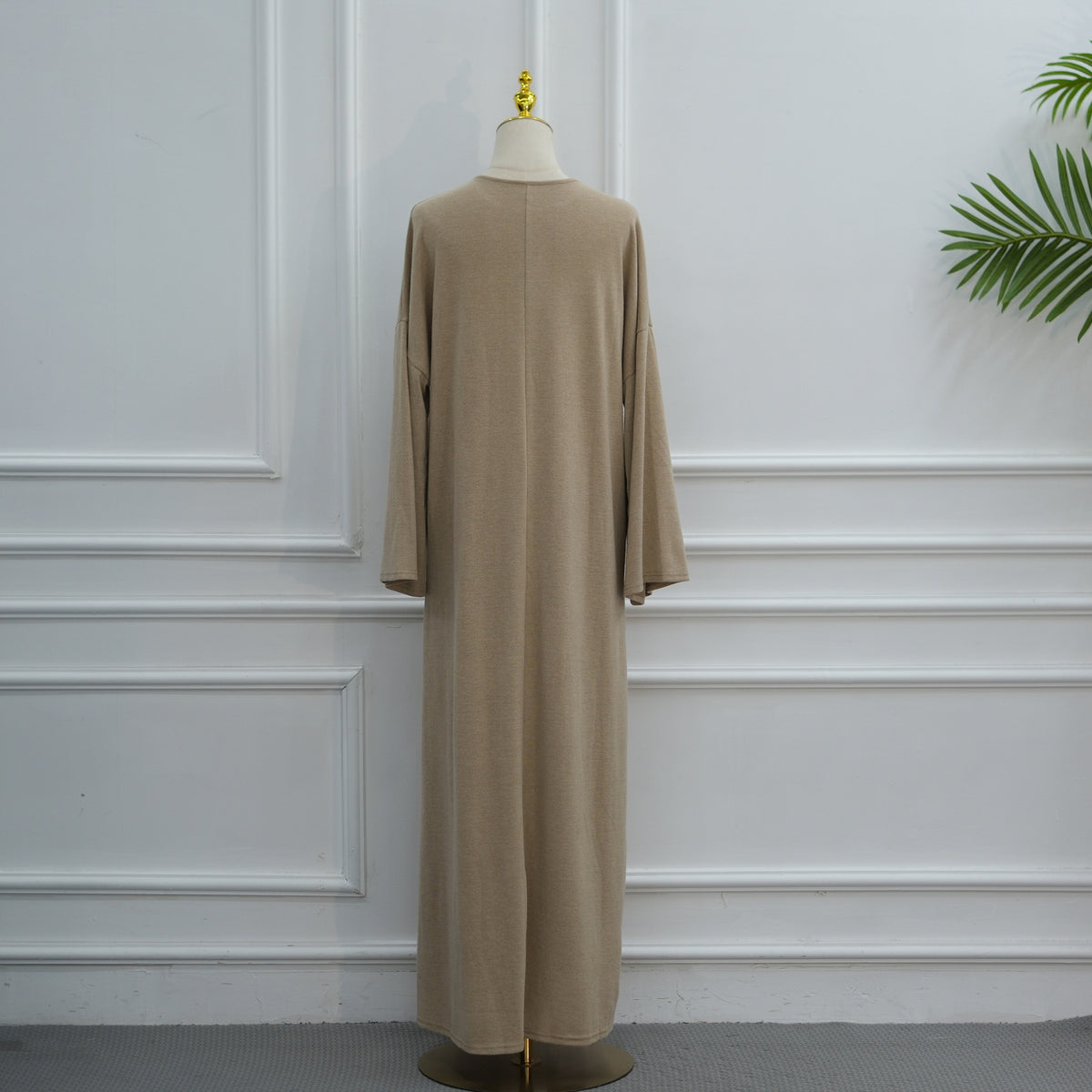 Plus-Size Relaxed Abaya | Solid Long-Sleeve Autumn Dress with Pockets(MA474)