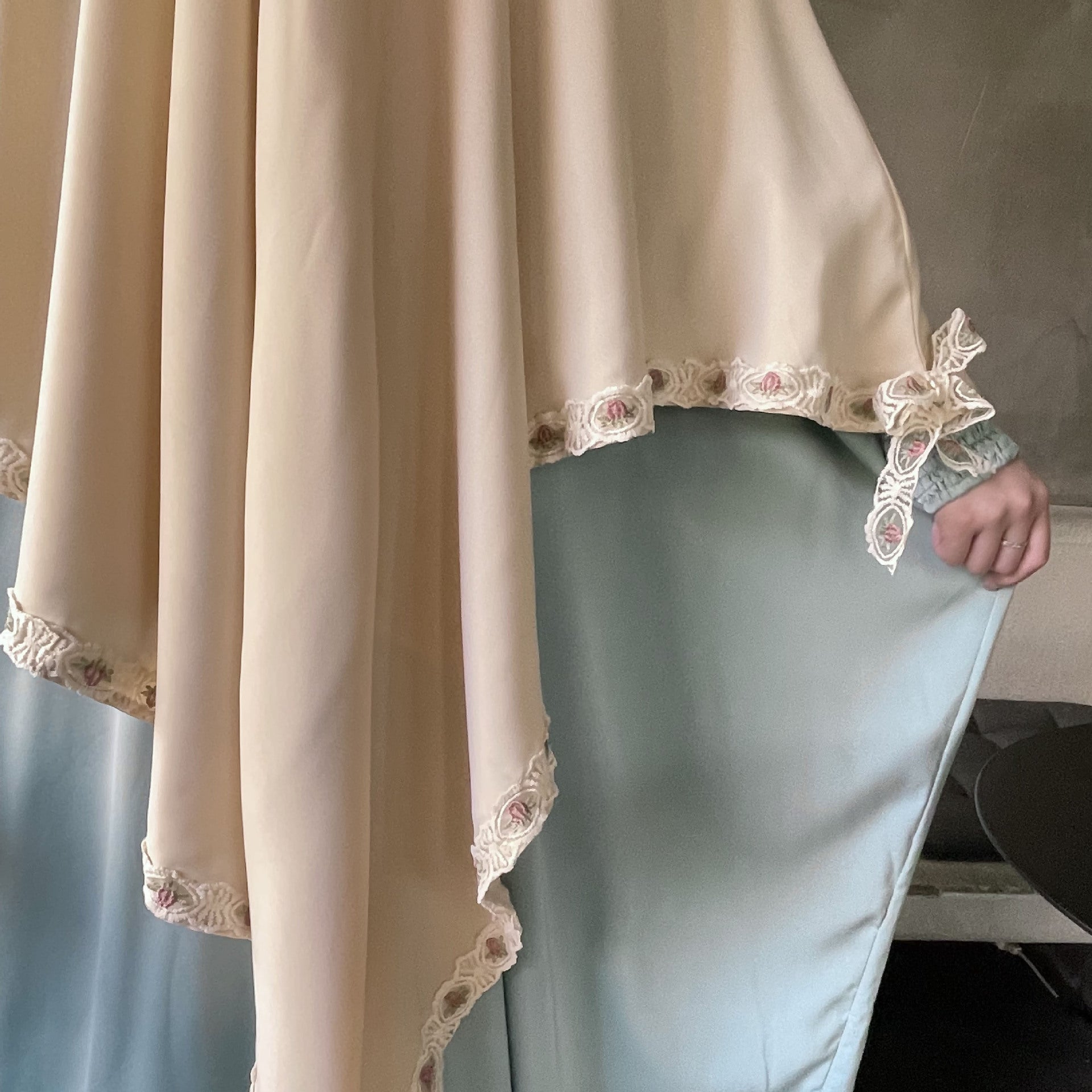 Embroidered Lace-Trimmed Prayer Khimar(MK030)