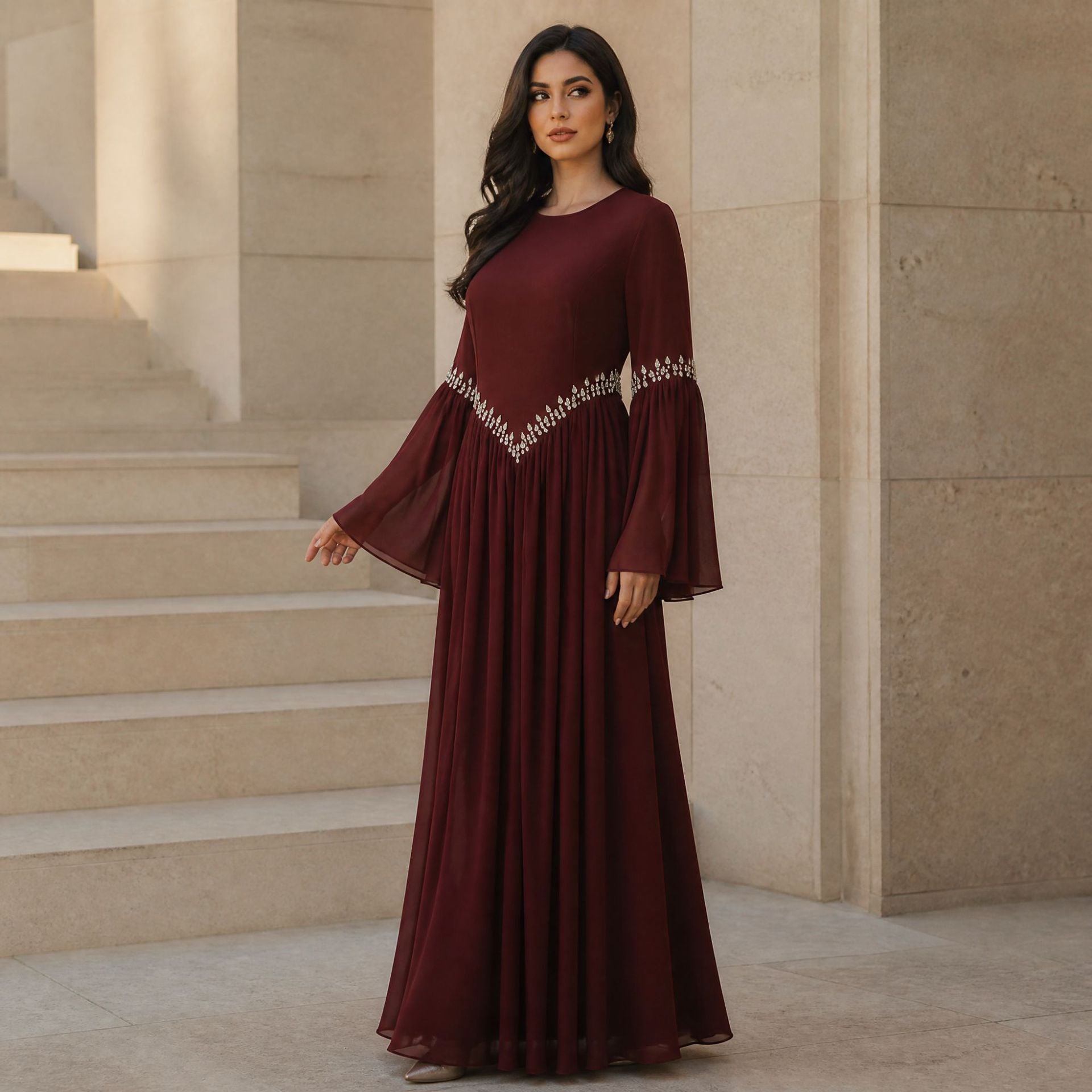 Robe Maxi Taille et Poignets Ornés de Strass avec Manches Évasées (MS513)