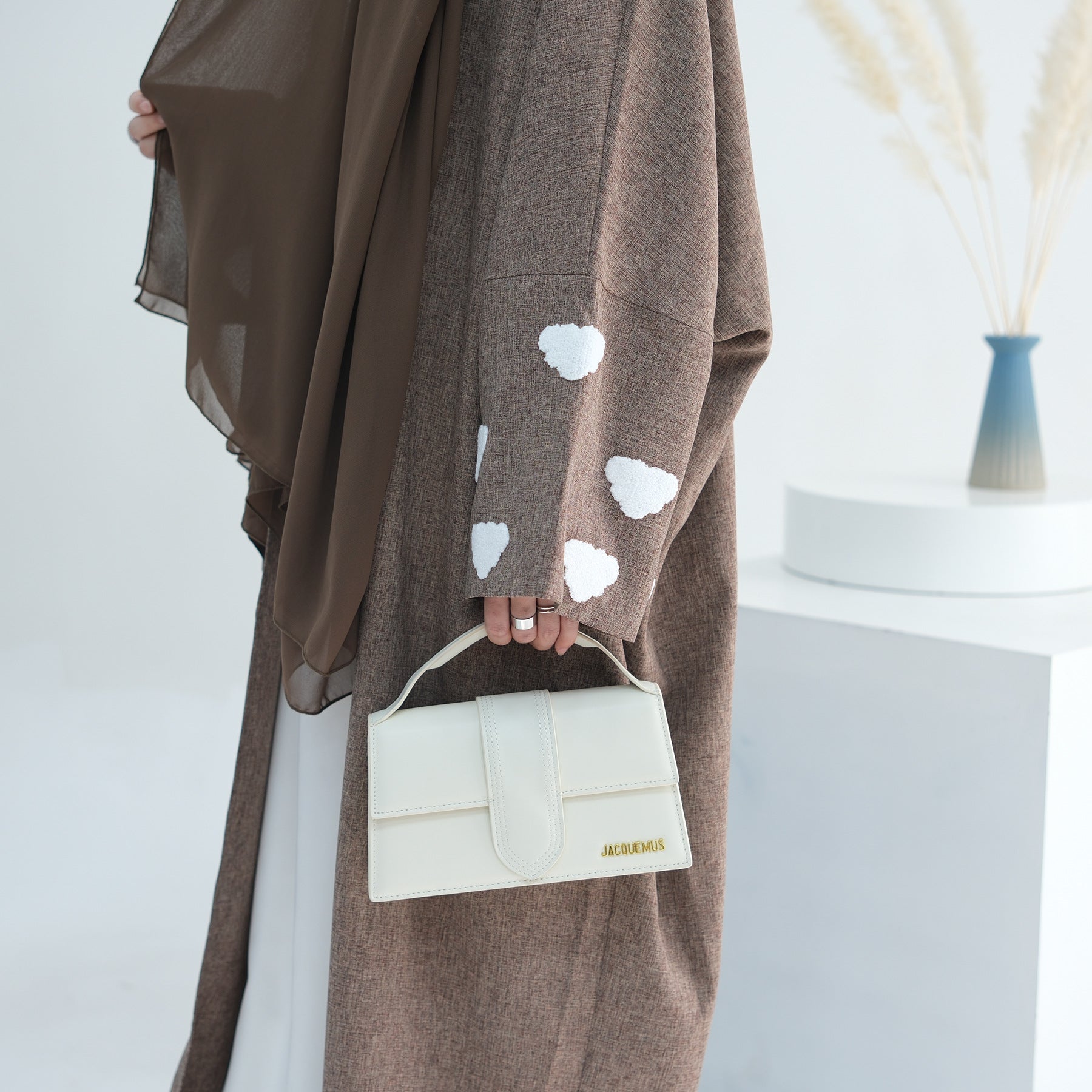 MOA053 Stilvolle Wolke bestickt Elegante Strickjacke Abaya