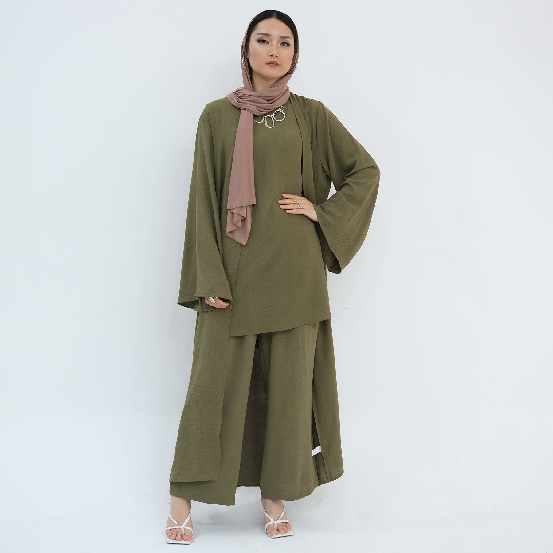 MOA076 Sleeveless Top and Pants 3-Piece Set Abaya