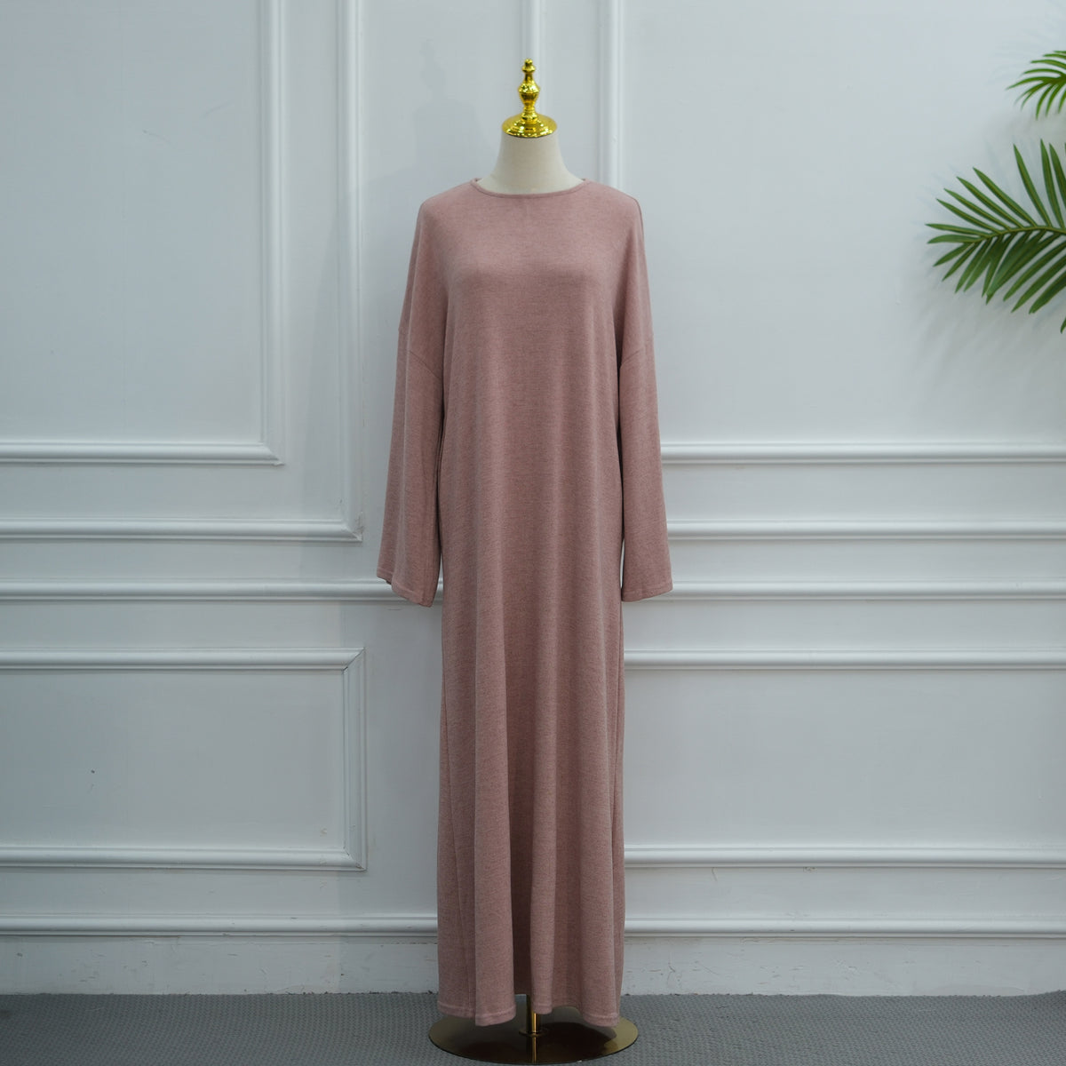 Plus-Size Relaxed Abaya | Solid Long-Sleeve Autumn Dress with Pockets(MA474)