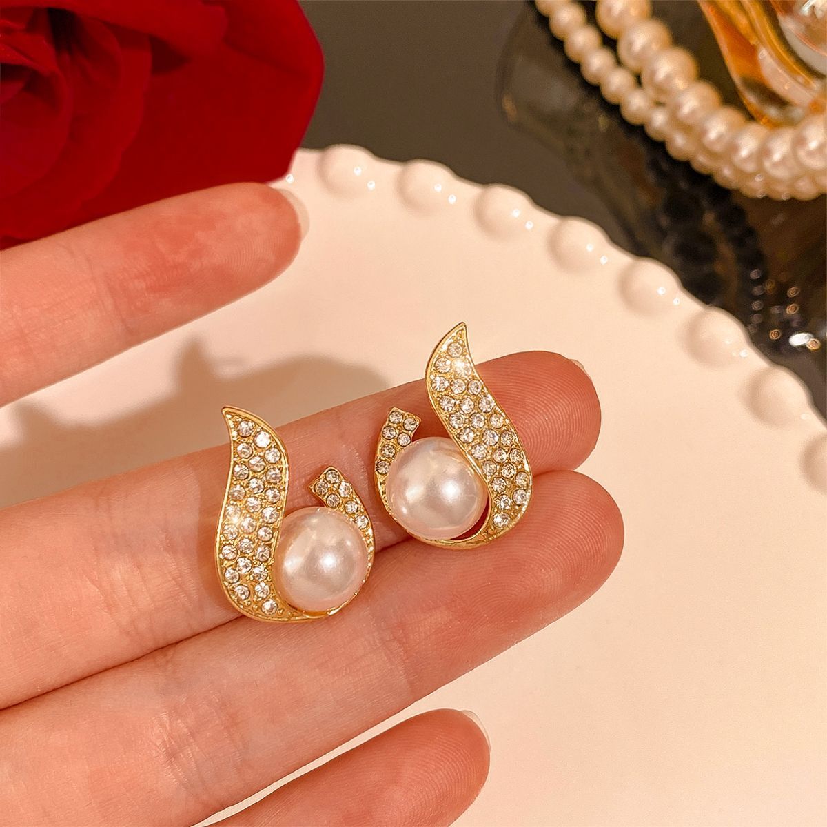 Vintage Wine Red Pearl Stud Earrings（MAC466）