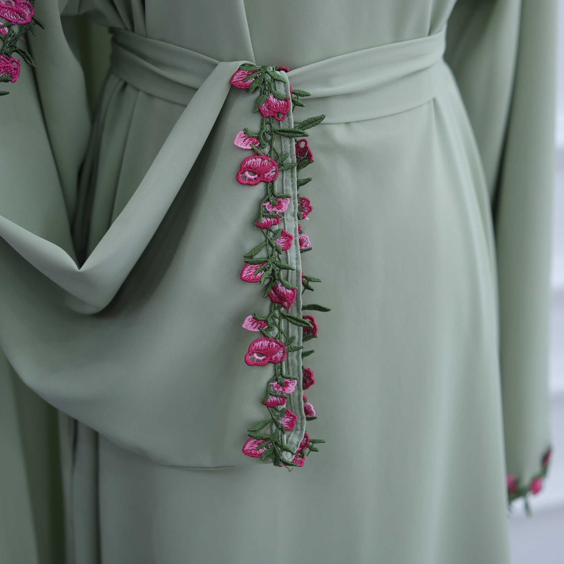 Robe Maxi à Bourgeon de Rose Brodé et Bordure Diagonale(MA455)