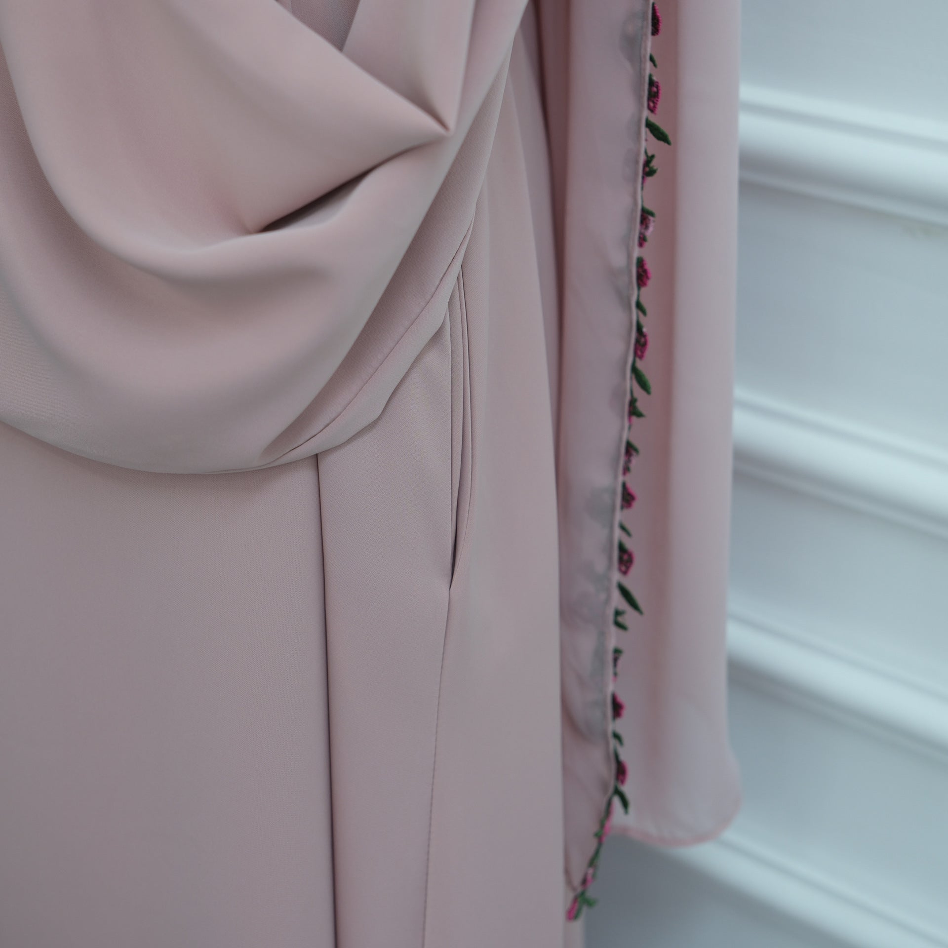 Robe Maxi à Bourgeon de Rose Brodé et Bordure Diagonale(MA455)