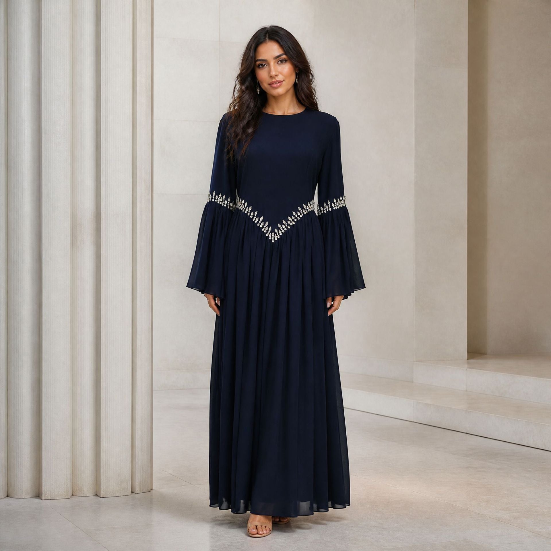 Robe Maxi Taille et Poignets Ornés de Strass avec Manches Évasées (MS513)