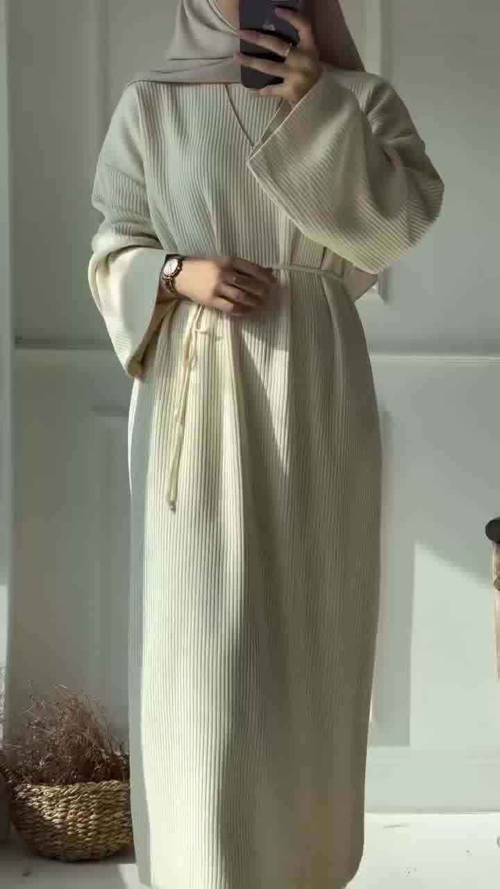 Casual Knitted Modest Dress with Flared Sleeves - Muslim-Friendly Crew Neck Pullover Maxi Dress with Belt(MS104)