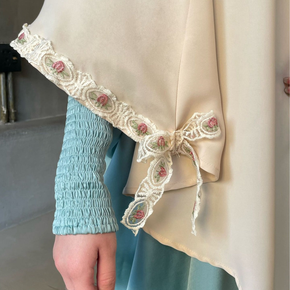 Embroidered Lace-Trimmed Prayer Khimar(MK030)