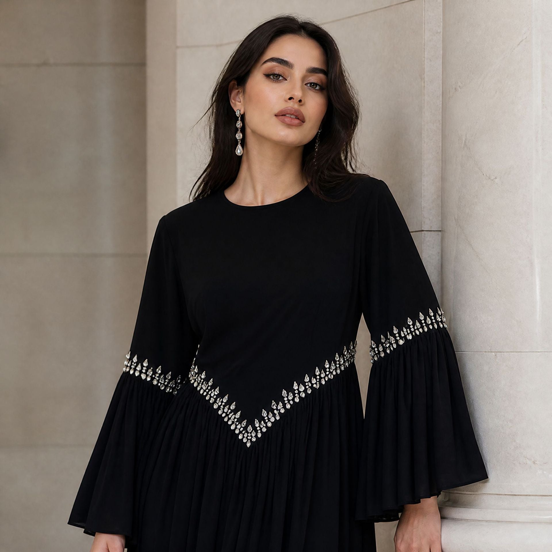 Robe Maxi Taille et Poignets Ornés de Strass avec Manches Évasées (MS513)