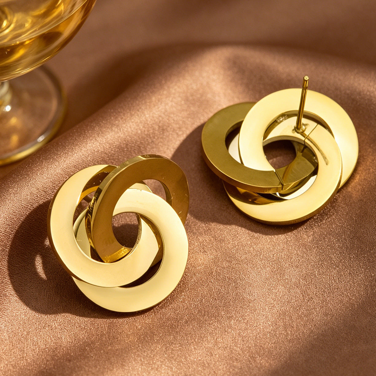 Twisted Triple Hoop Stud Earrings（MAC477）