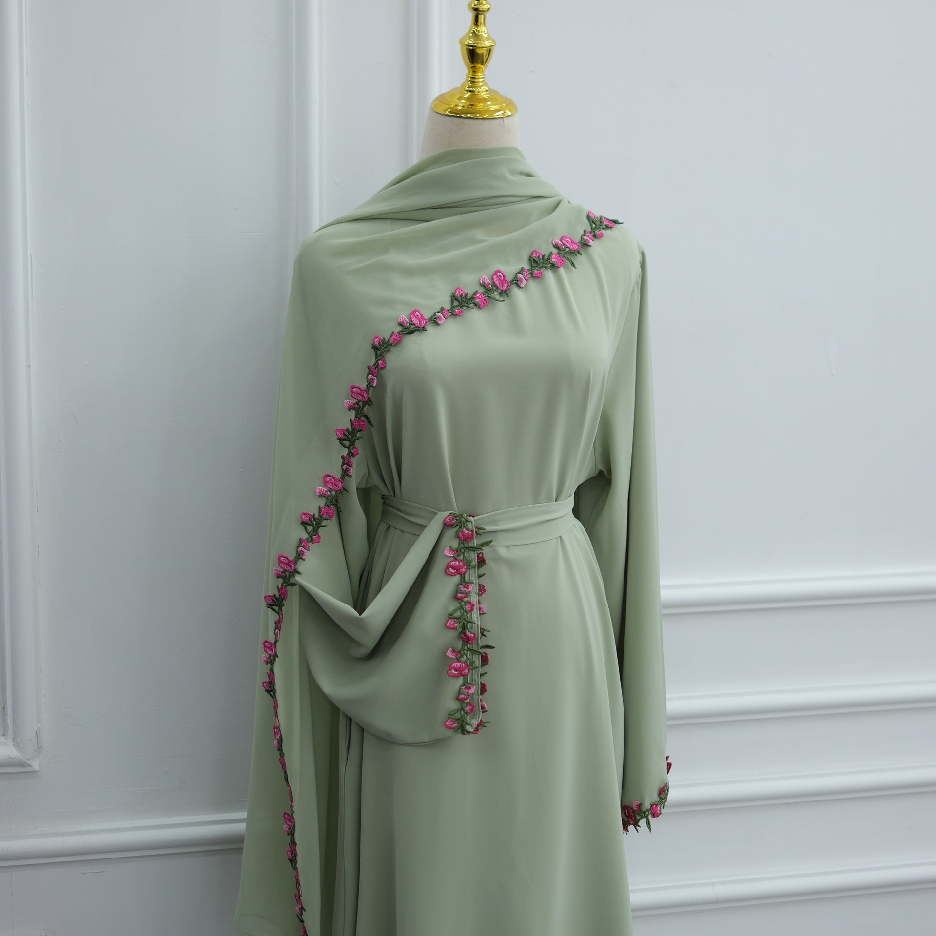 Robe Maxi à Bourgeon de Rose Brodé et Bordure Diagonale(MA455)