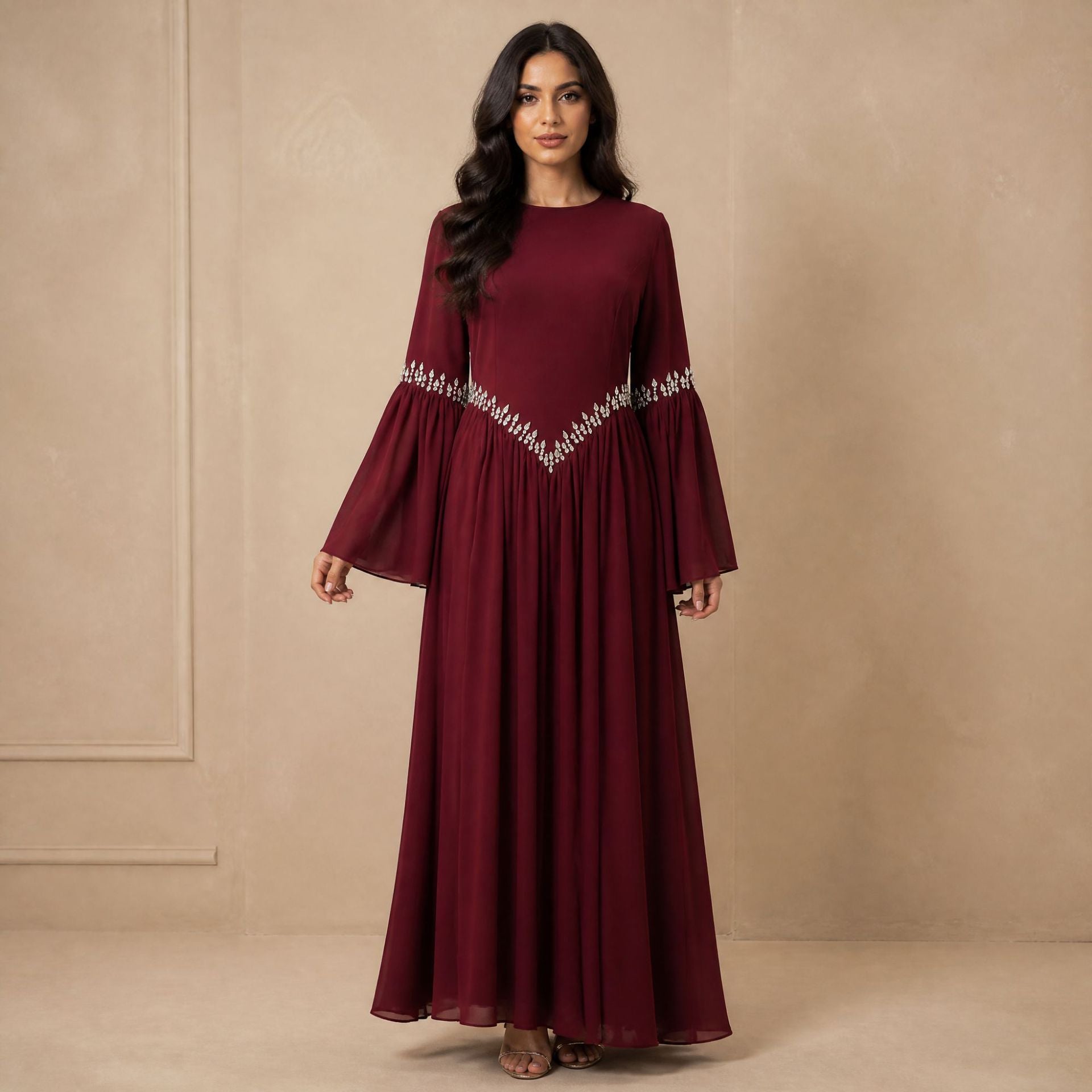 Robe Maxi Taille et Poignets Ornés de Strass avec Manches Évasées (MS513)