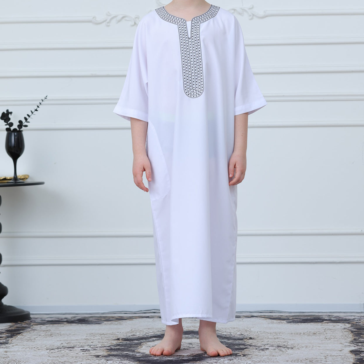 Black Geometric Trim Islamic Thobe(MKB018)