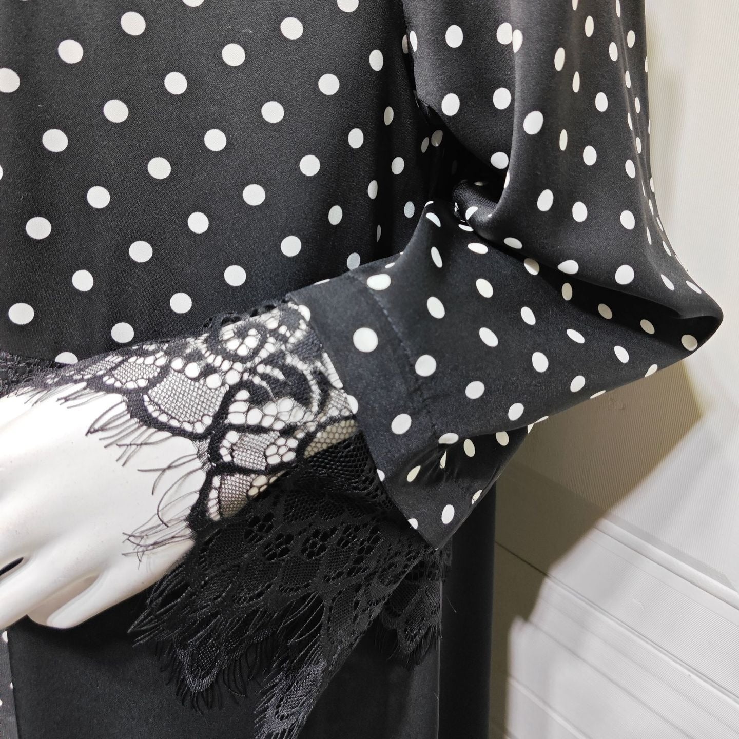 Polka Dot & Lace Panel Open Abay(MOA335)