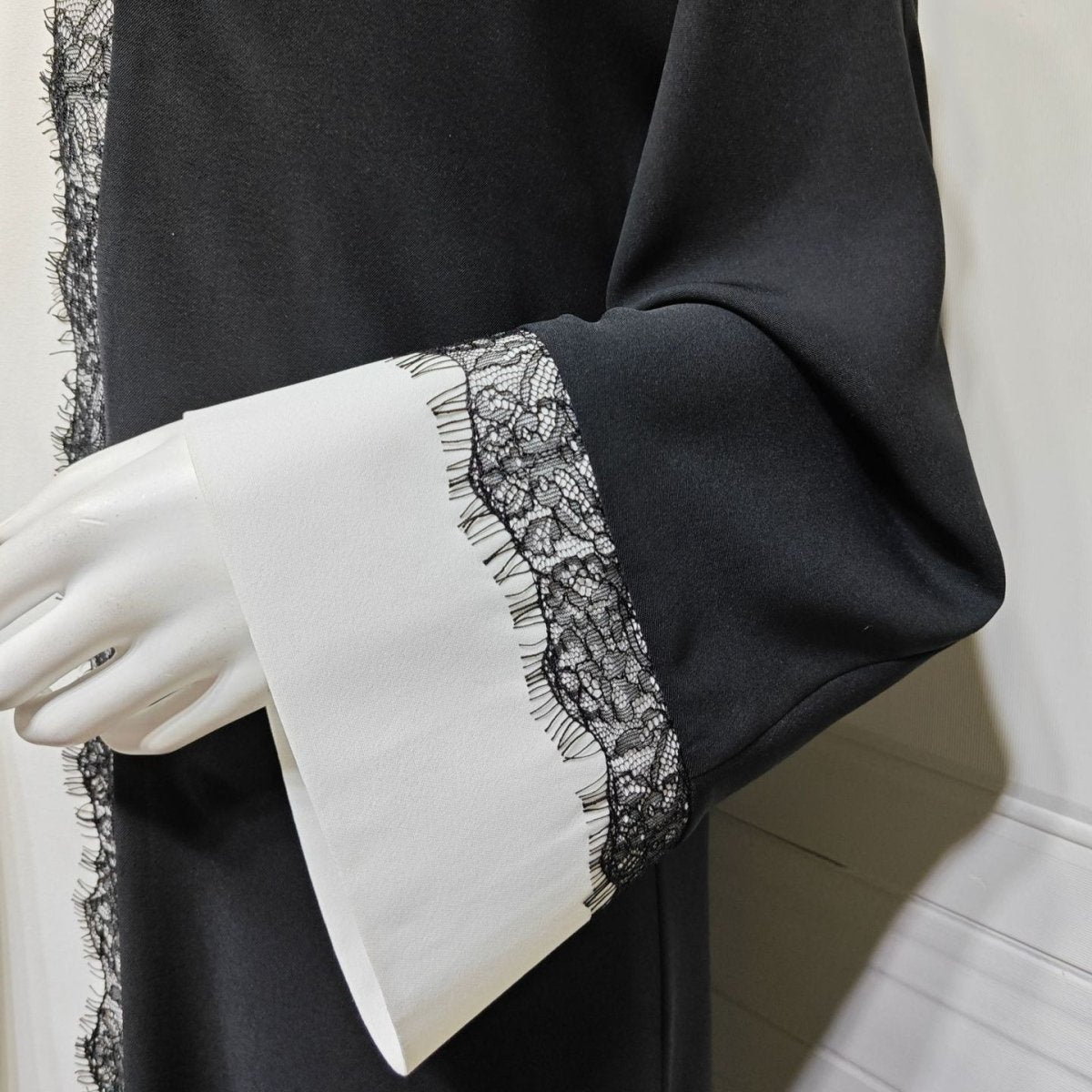 Black & White Lace Trim Open Abaya(MOA311) - Mariam's Collection