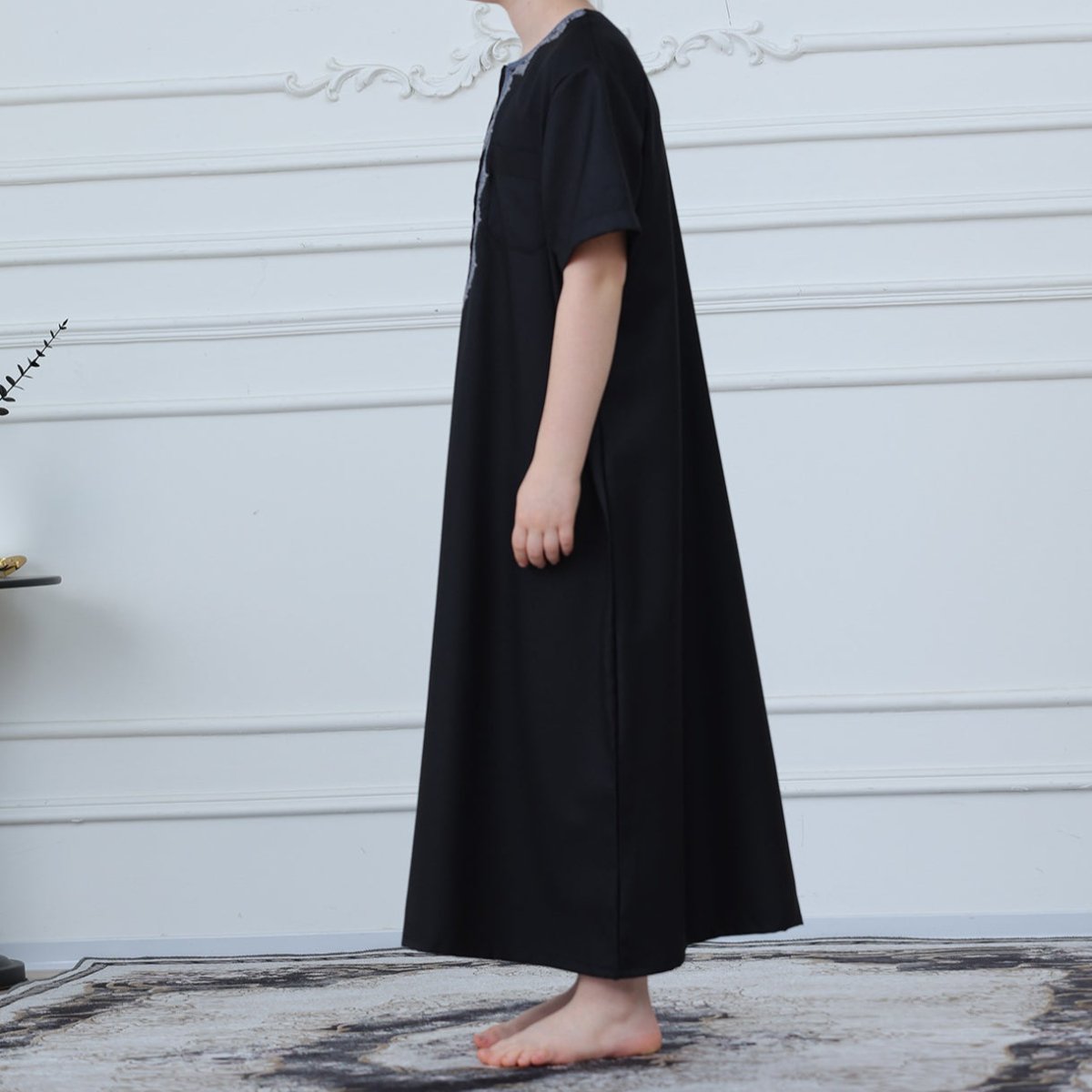 Boys Black Short Sleeve Embroidered Thobe with Pockets(MKB019) - Mariam's Collection