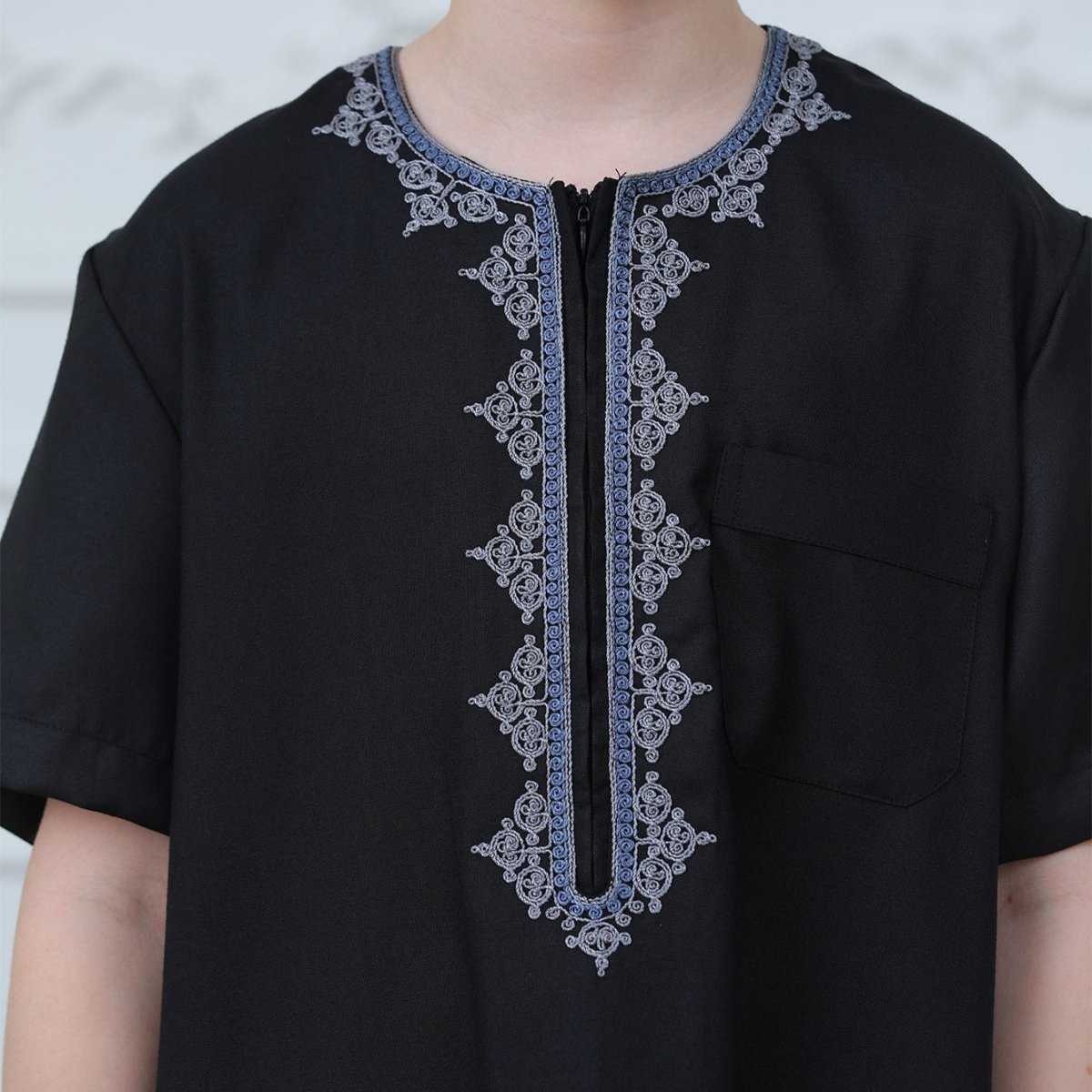 Boys Black Short Sleeve Embroidered Thobe with Pockets(MKB019) - Mariam's Collection