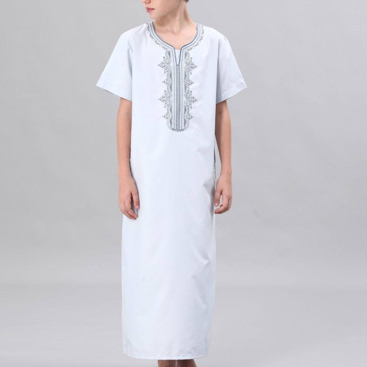 Boys' Embroidered Thobe with Side Pockets(MKB035) - Mariam's Collection