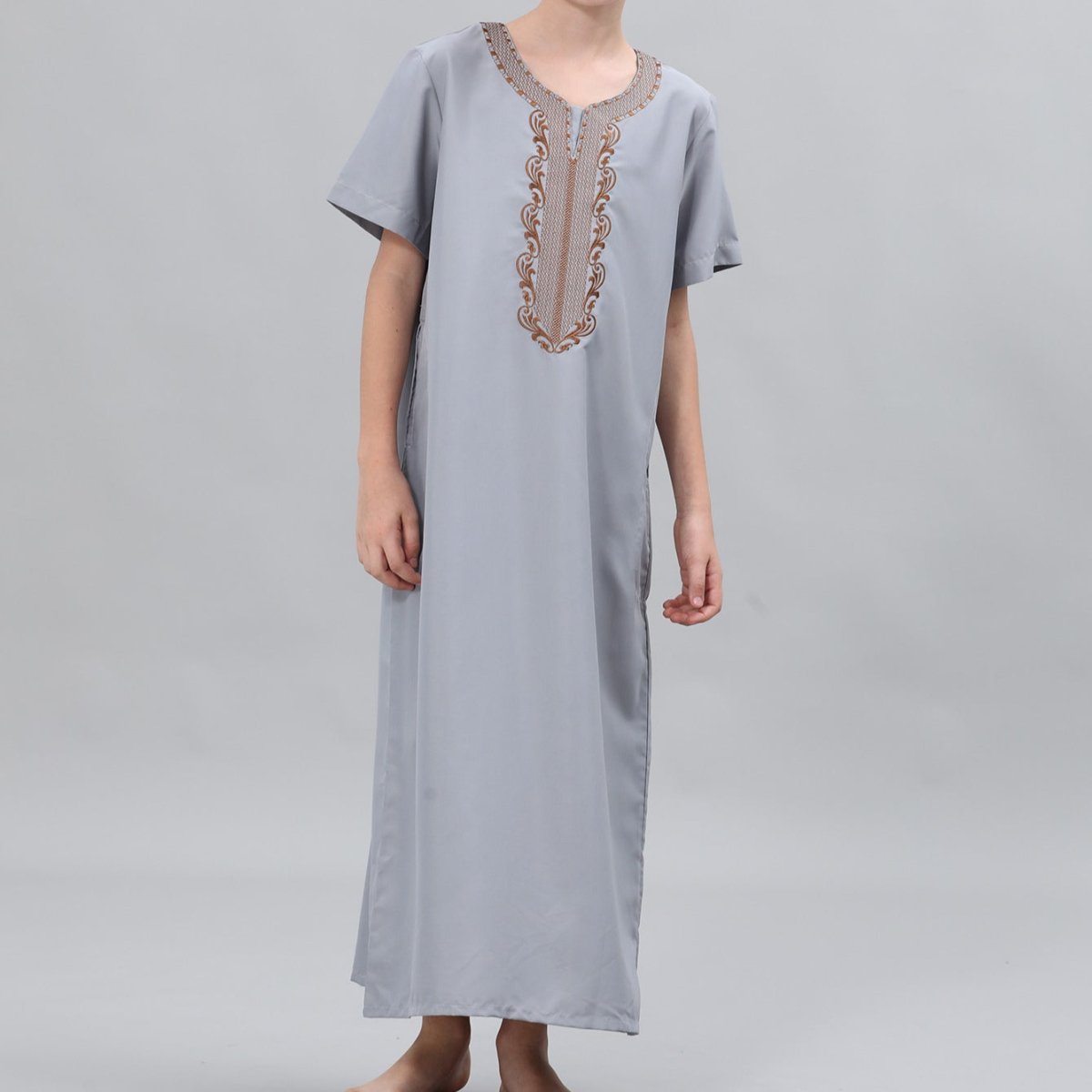 Boys' Embroidered Thobe with Side Pockets(MKB035) - Mariam's Collection