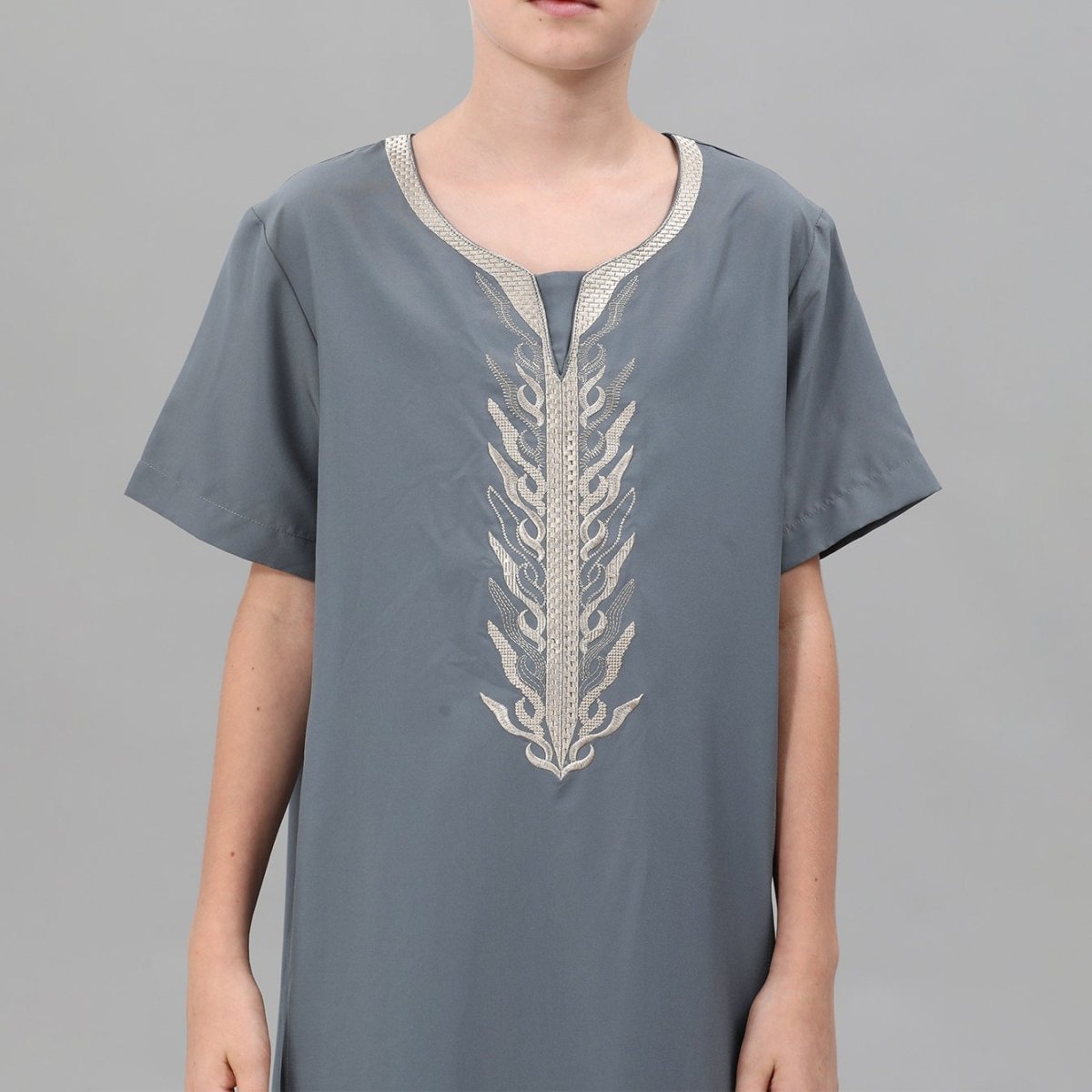 Boys' Embroidered Thobe with Side Pockets(MKB035) - Mariam's Collection