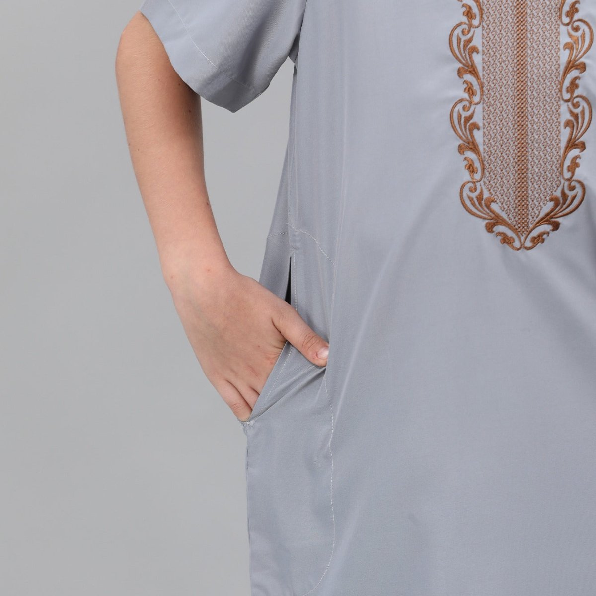 Boys' Embroidered Thobe with Side Pockets(MKB035) - Mariam's Collection