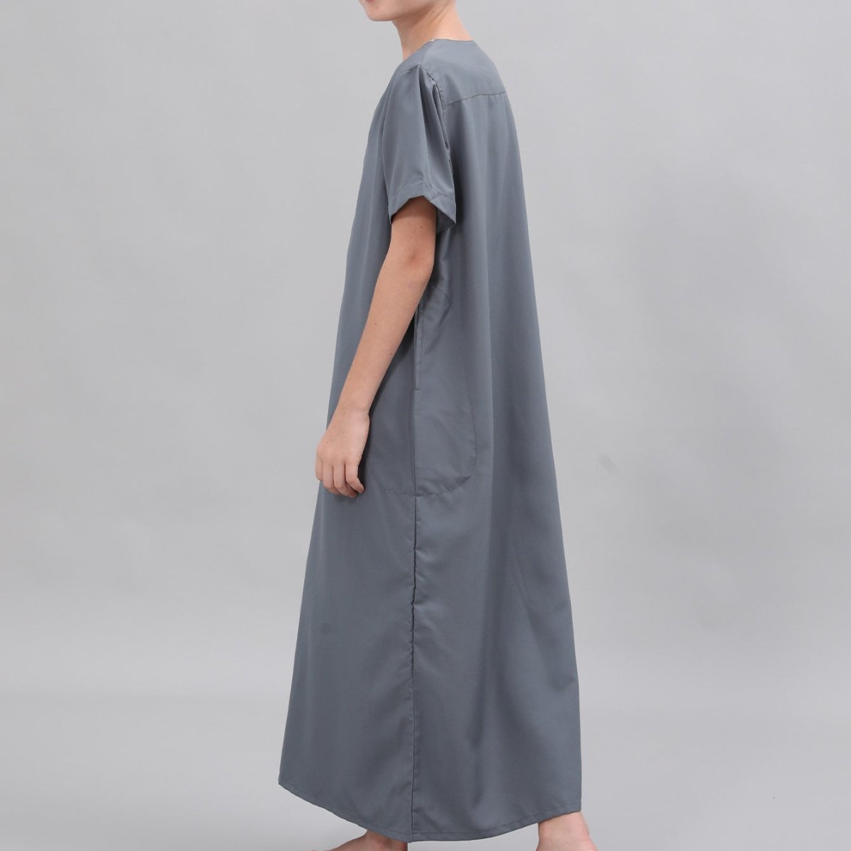 Boys' Embroidered Thobe with Side Pockets(MKB035) - Mariam's Collection