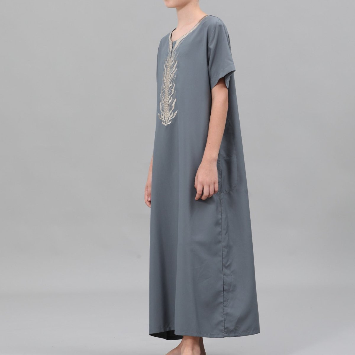 Boys' Embroidered Thobe with Side Pockets(MKB035) - Mariam's Collection