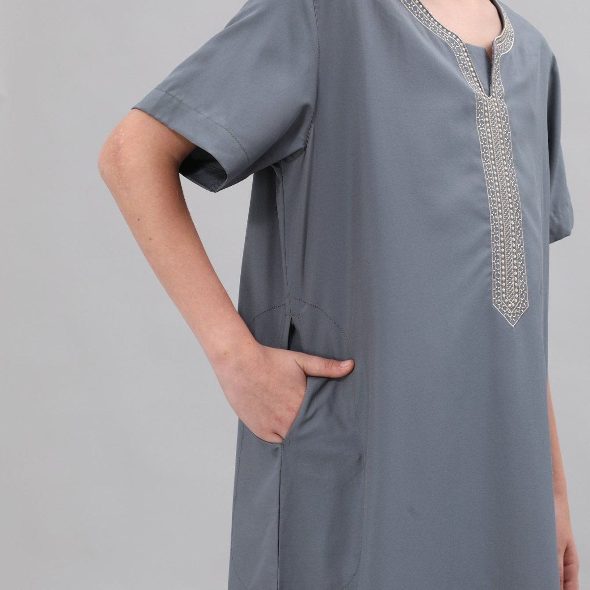 Boys' Embroidered Thobe with Side Pockets(MKB035) - Mariam's Collection