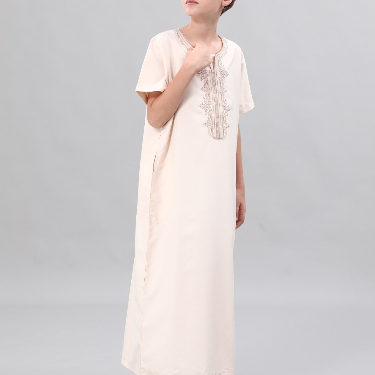 Boys' Embroidered Thobe with Side Pockets(MKB035) - Mariam's Collection