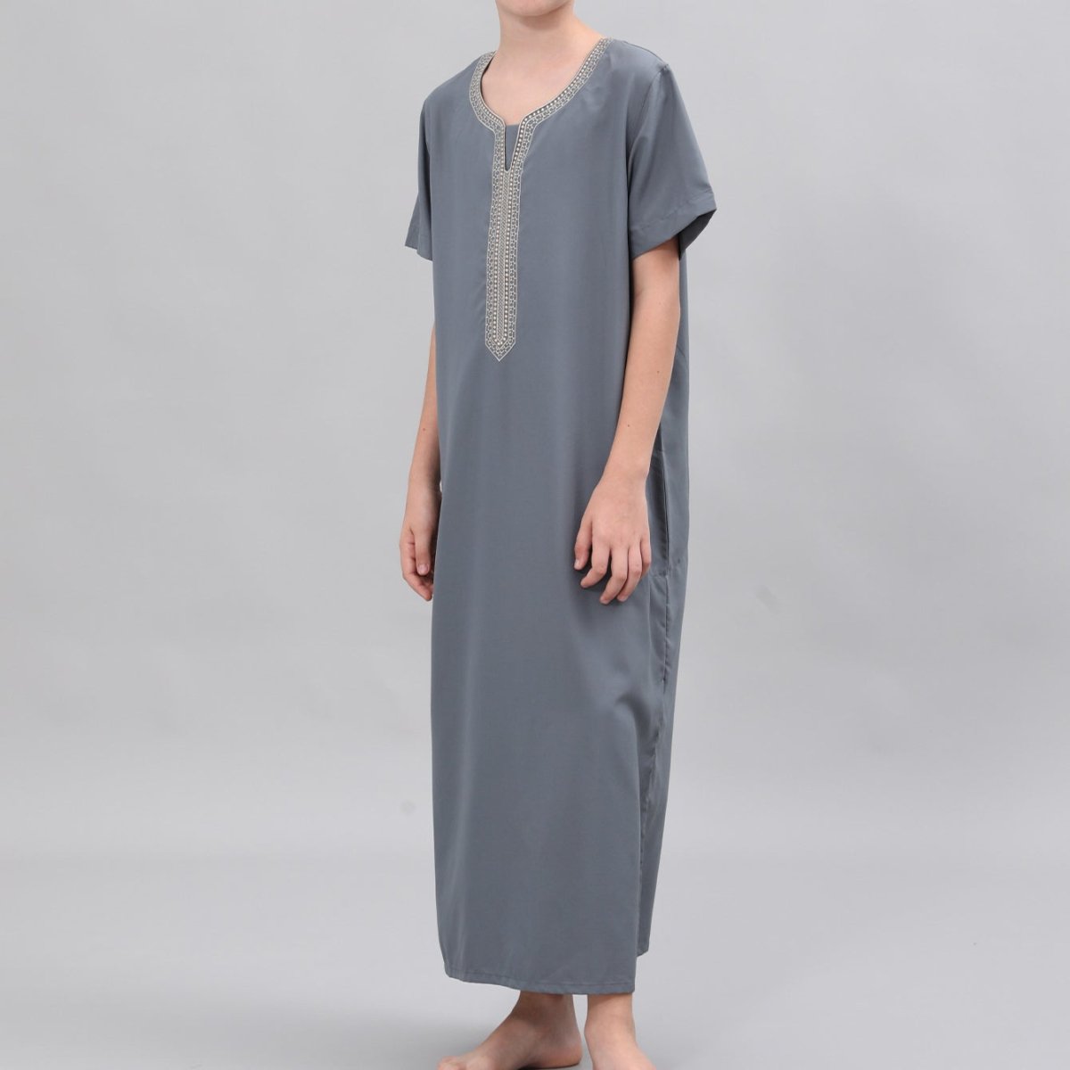 Boys' Embroidered Thobe with Side Pockets(MKB035) - Mariam's Collection