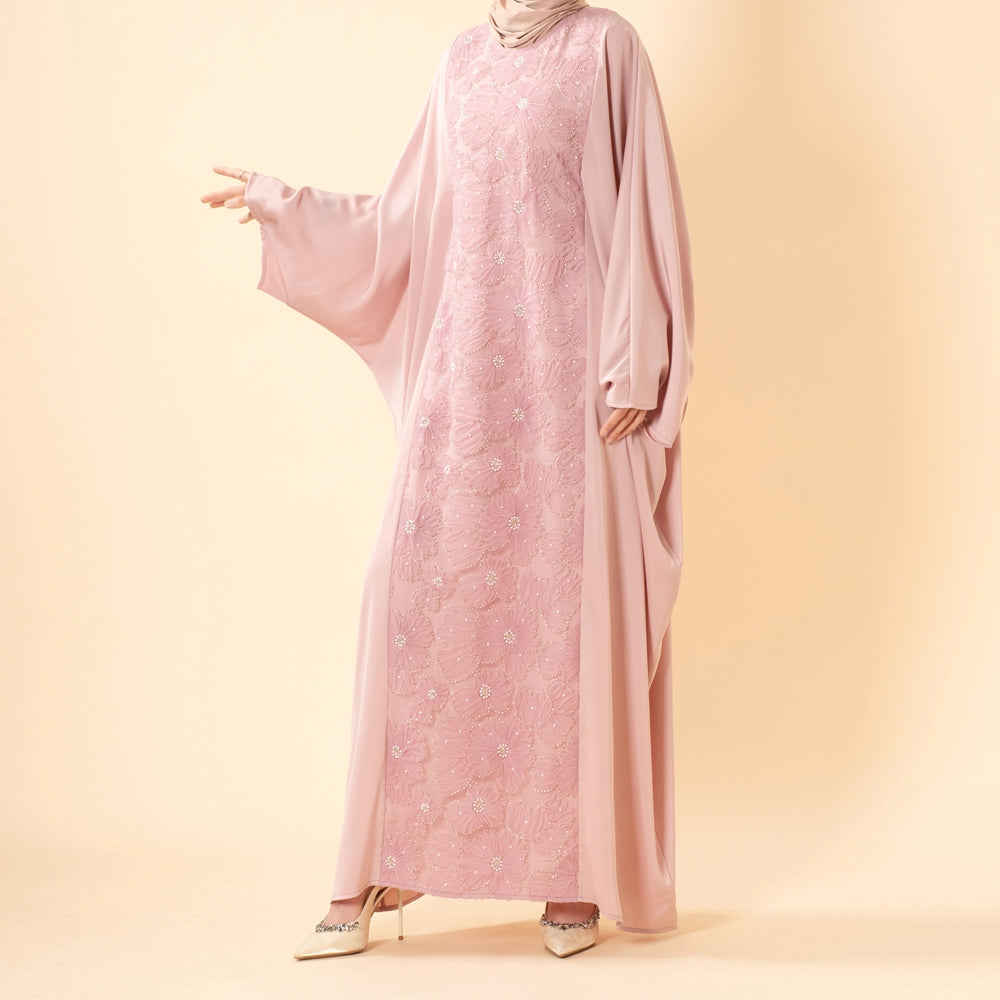 Luxus-Abaya mit 3D-Bandstickerei und Fledermausärmeln mit verstellbarem Taillengürtel (MA431)
