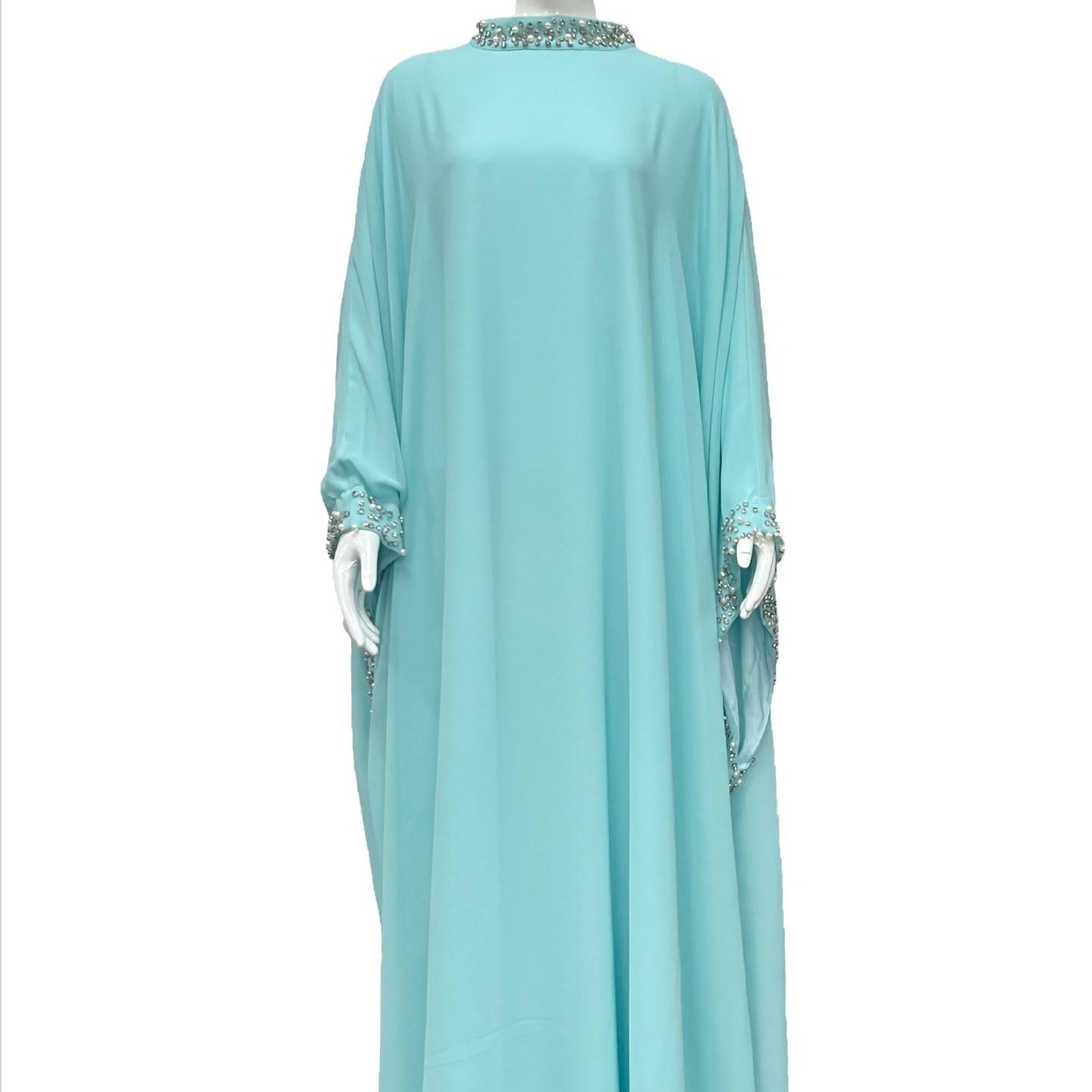 Robe Abaya Maxi à Col Montant et Manches Batwing Ornée de Perles et Cristaux (MA468)