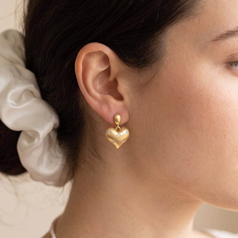 Elegant Brushed Heart Stud Earrings（MAC460） - Mariam's Collection