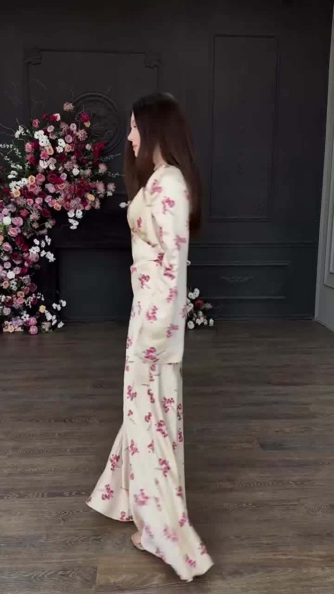 Elegant Floral Print V - Neck Bell Sleeve Long Dress Abaya. (MA211) - Mariam's Collection