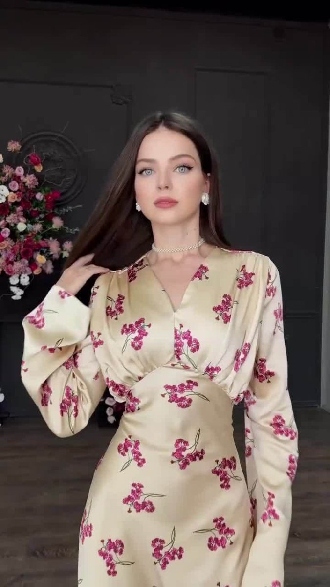 Elegant Floral Print V - Neck Bell Sleeve Long Dress Abaya. (MA211) - Mariam's Collection