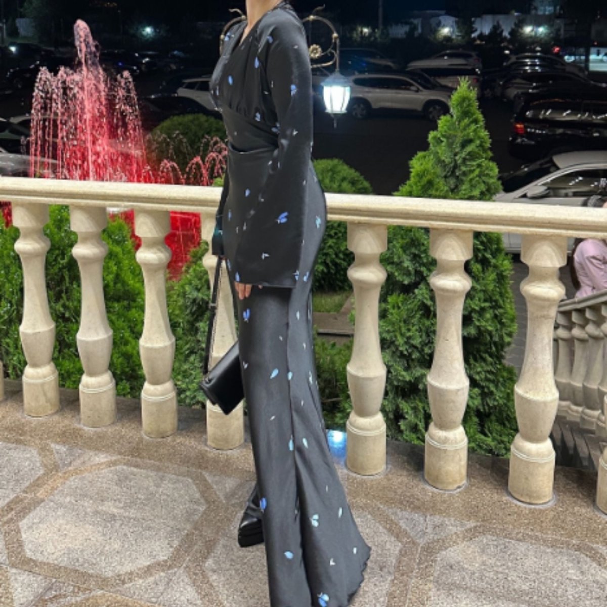 Elegant Floral Print V - Neck Bell Sleeve Long Dress Abaya. (MA211) - Mariam's Collection