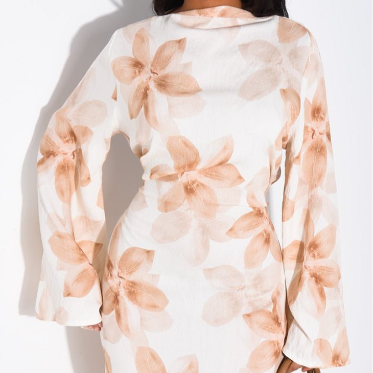 Beige colourway of floral crinkle maxi abaya