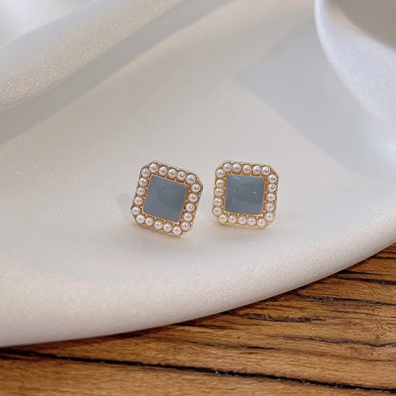 Geometric Frame Pearl Stud Earrings（MAC476） - Mariam's Collection