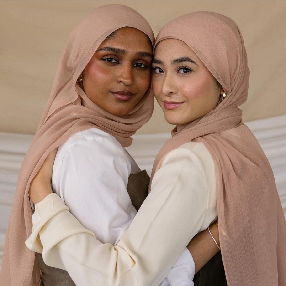 Harmonious Color Chiffon Crepe Hijab (MH167) - Mariam's Collection