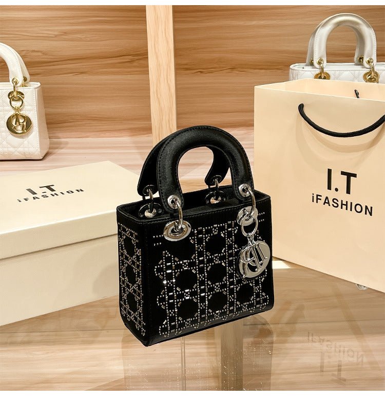 【DIANA】バック 靴・バッグのダイアナ通販サイト ｜ KB5647: バッグ 【dianashoes.com】